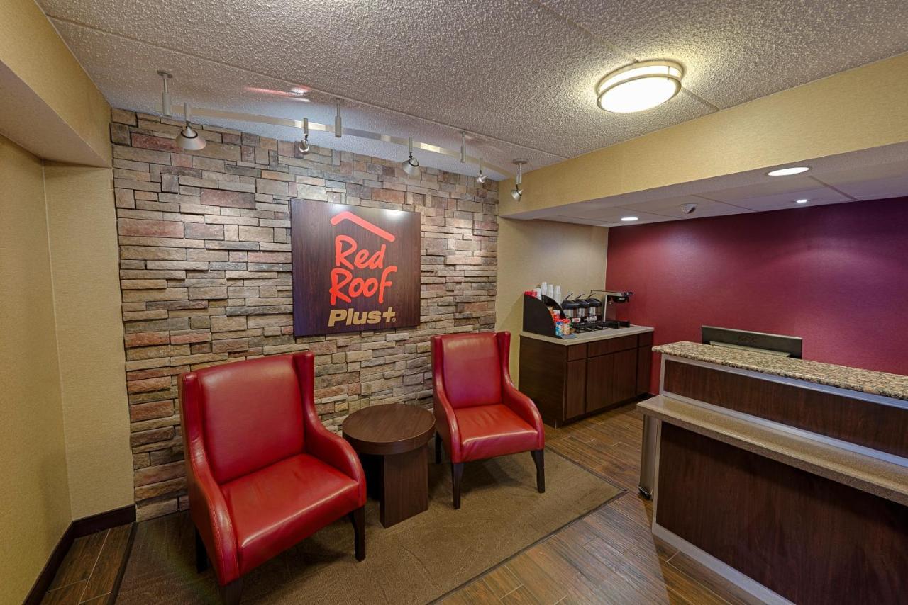Red Roof Plus+ At Buffalo - Hotel
