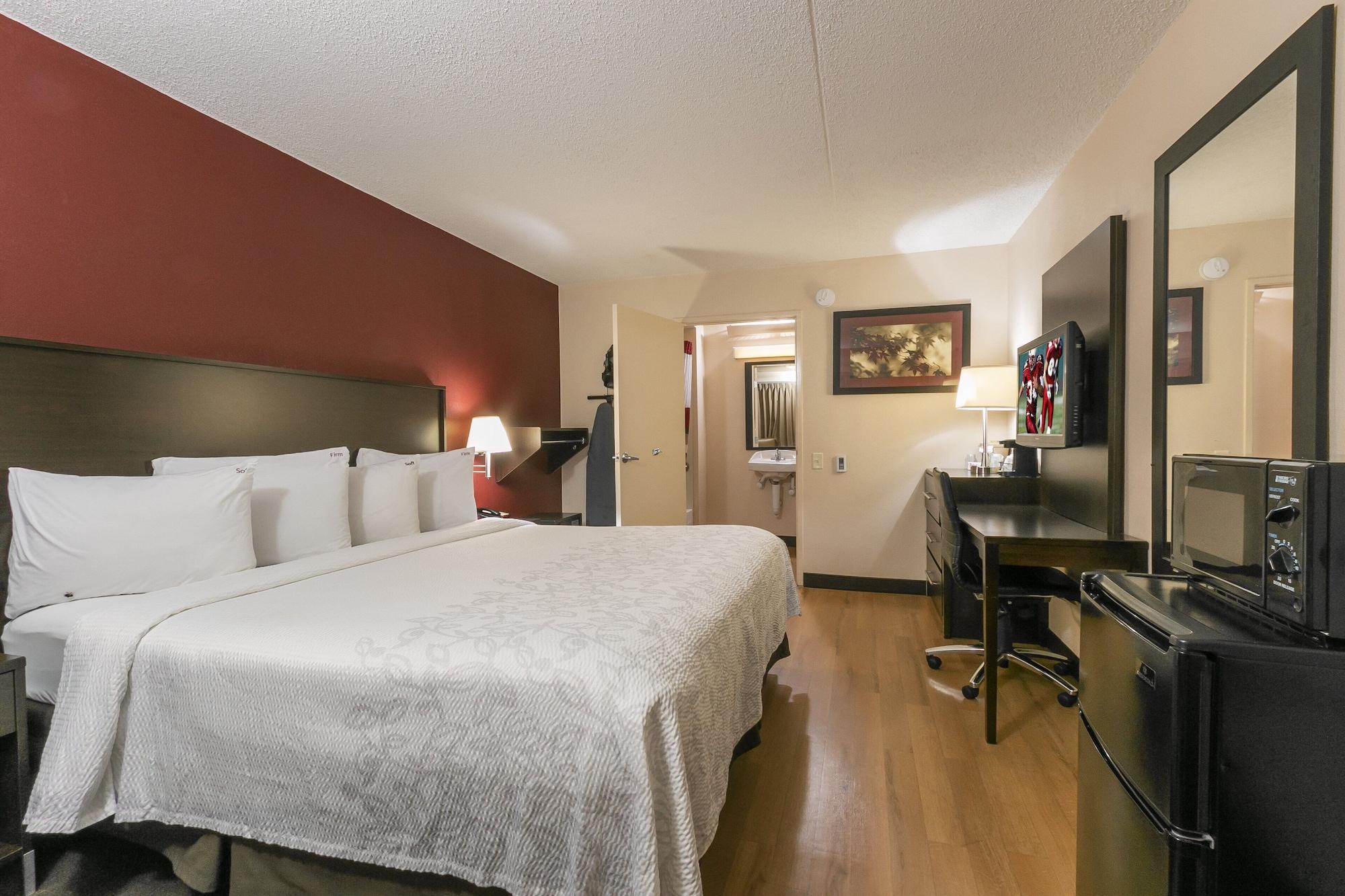 Red Roof Plus+ At Buffalo - Hotel 3*