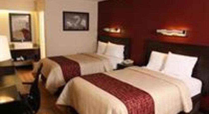 Red Roof Plus+ At Buffalo - Hotel Amherst