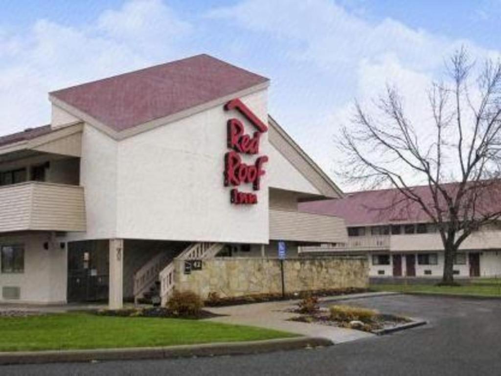 Red Roof Plus+ At Buffalo - Hotel 3*